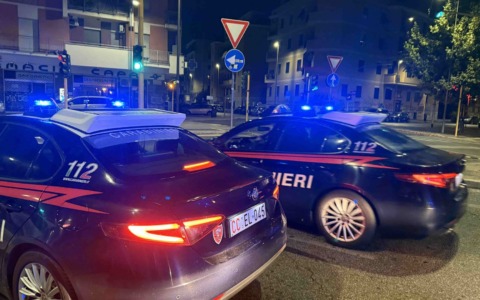 Arresti domiciliari per donna che viola divieto di avvicinamento
