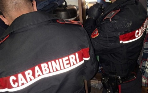 Lite davanti al supermercato a Poggio Moiano: denunciato un 40enne