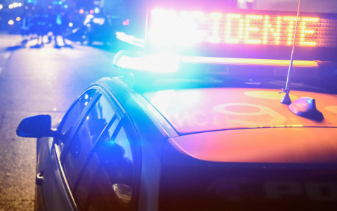 Auto si ribalta a Belmonte, donna trasferita in codice rosso
