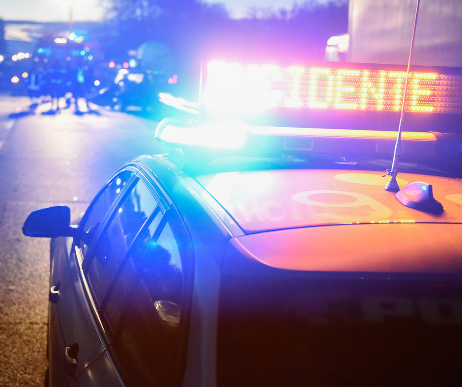 Auto si ribalta a Belmonte, donna trasferita in codice rosso