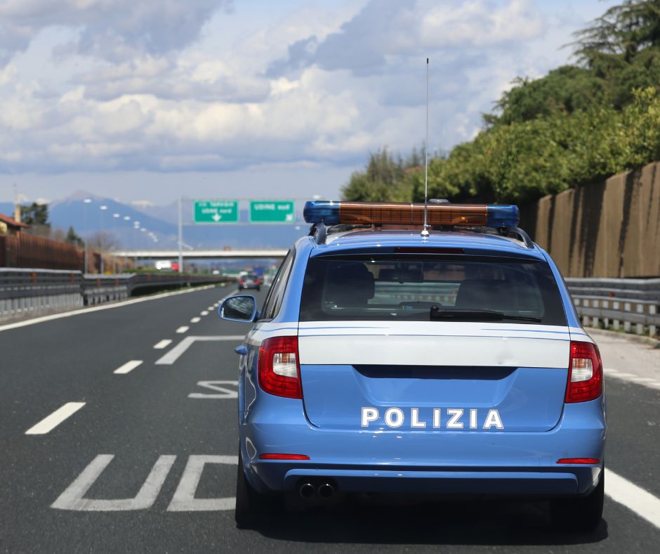 Incontro della Polizia di Stato con i giovani del centro estivo