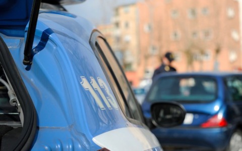 Lite durante la movida: fermato un giovane senza patente