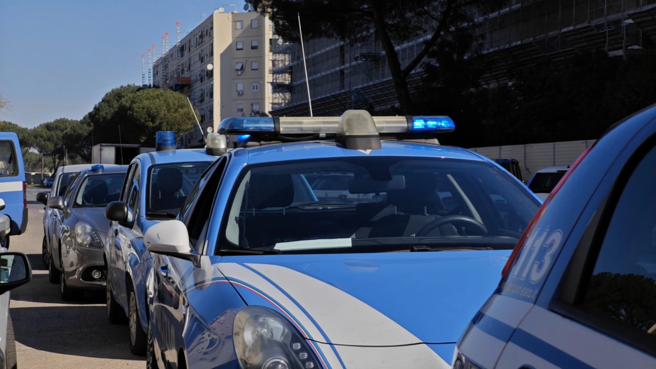 Espulsione di otto stranieri con precedenti penali in Italia