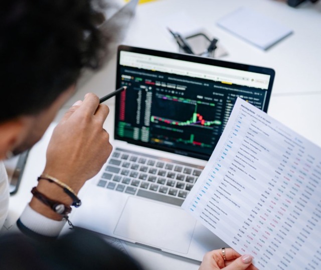 Lavoro in calo e fuga dei giovani qualificati