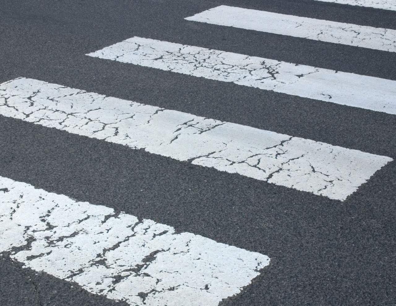 Via Salaria, studenti a piedi tra attraversamenti senza luce