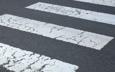 Via Salaria, studenti a piedi tra attraversamenti senza luce